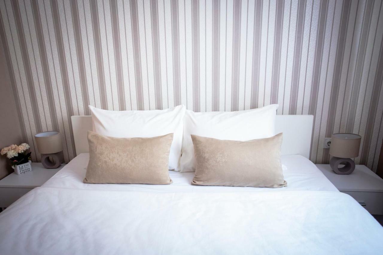 Venus Apartment Nis Bagian luar foto